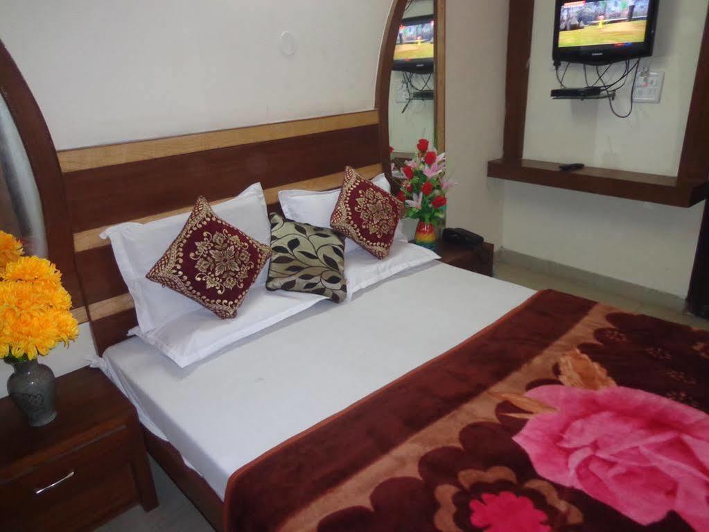 Hotel Darpan Palace -New Delhi Railway Station Zewnętrze zdjęcie